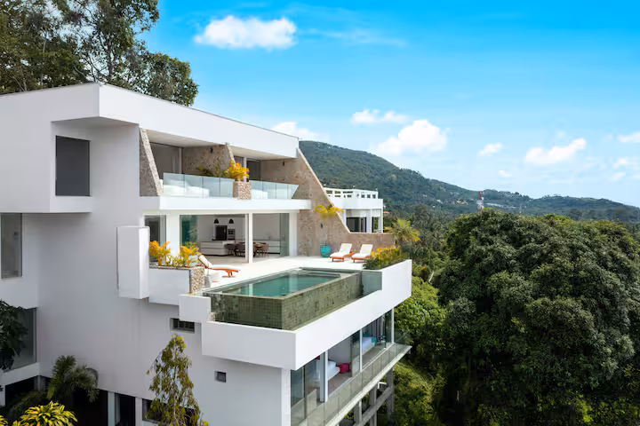 Spacious living room with contemporary design